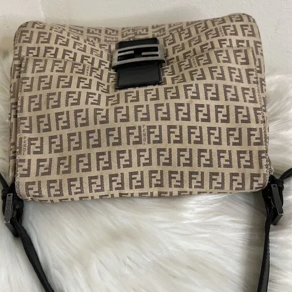 💯Authentic Fendi Shoulder Bag🍀